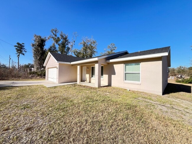 Building Photo - AWESOME 3 BD/2BA Home in Ocklawaha!! Available now!!