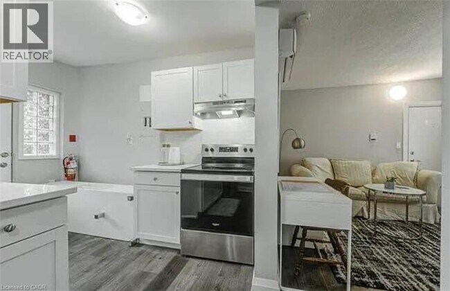 Photo du bâtiment - 83 Gibson Ave