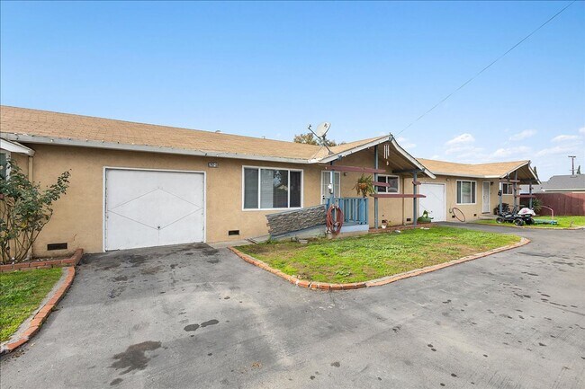 Building Photo - 267 Flint Ct