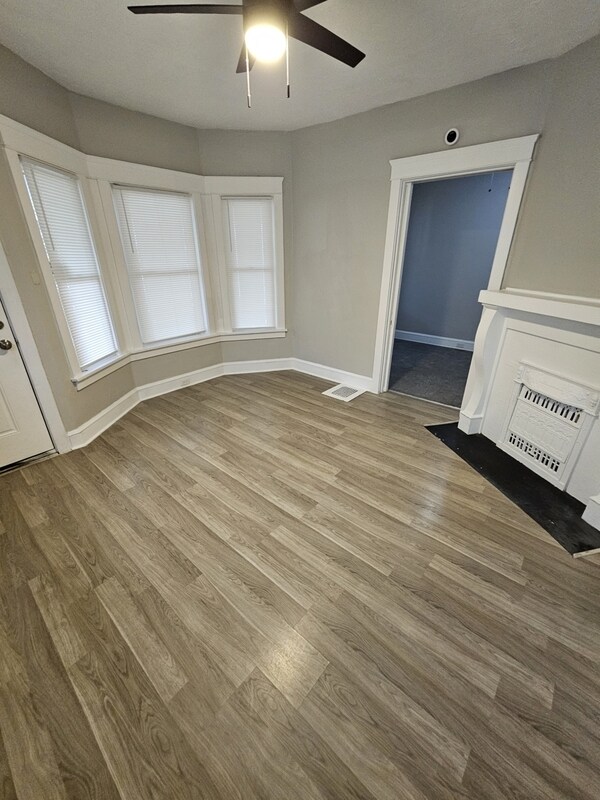 Foto del edificio - 2032 W 98th St