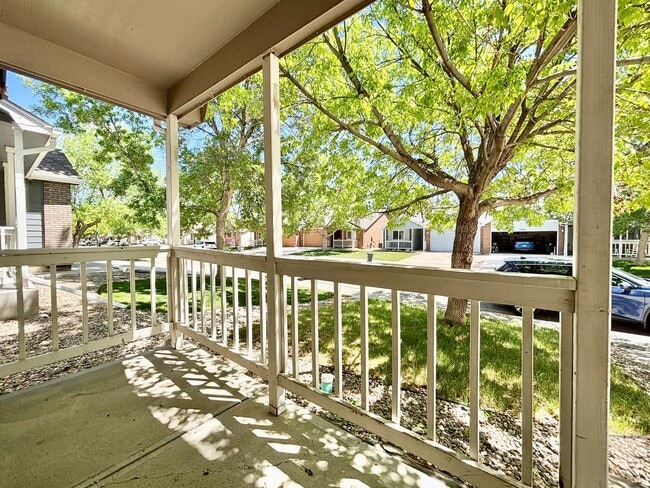 Foto del edificio - Beautiful Duplex with Attached Garage and Fenced Backyard!