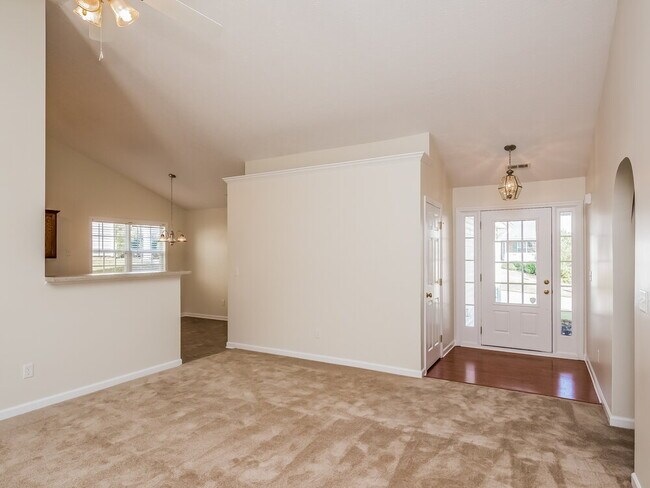 Building Photo - 216 Overlook Dr