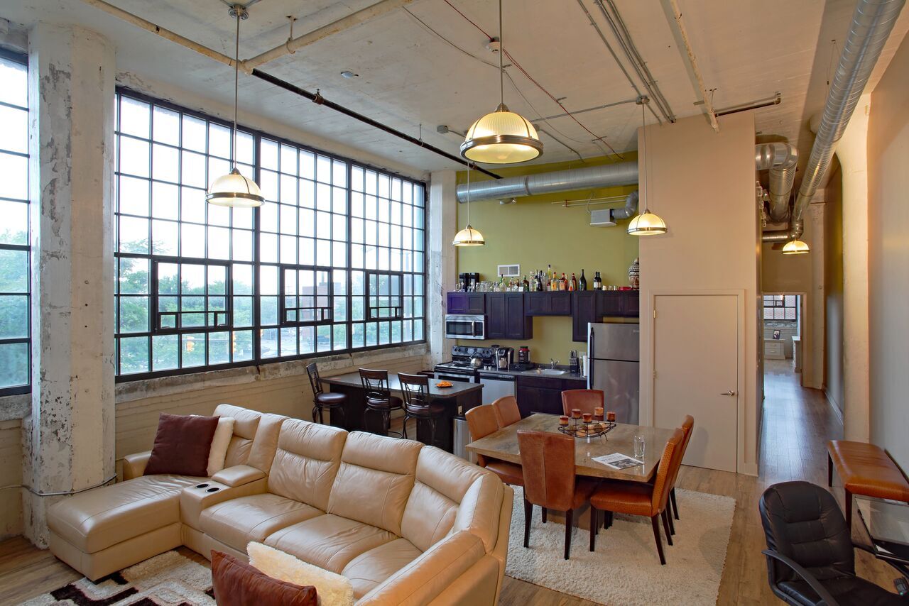 2320 Lofts – 2 BR, 2 BA + den