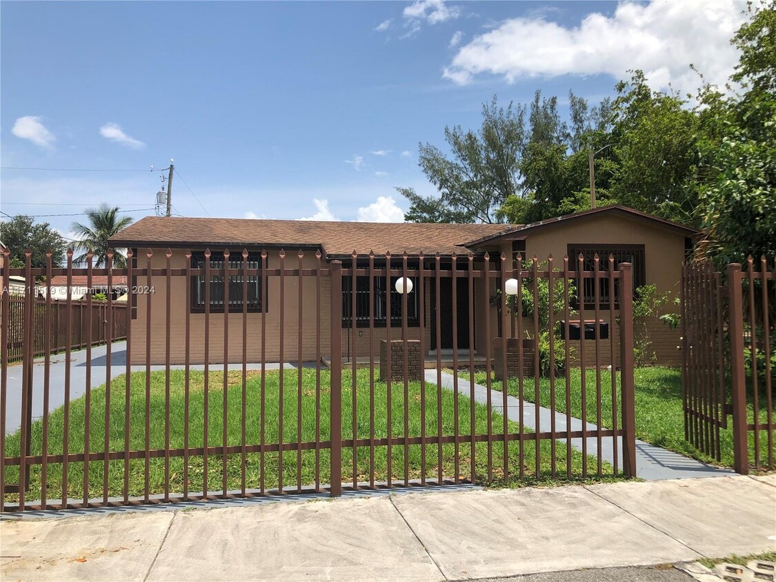 Foto principal - 3101 NW 18th St