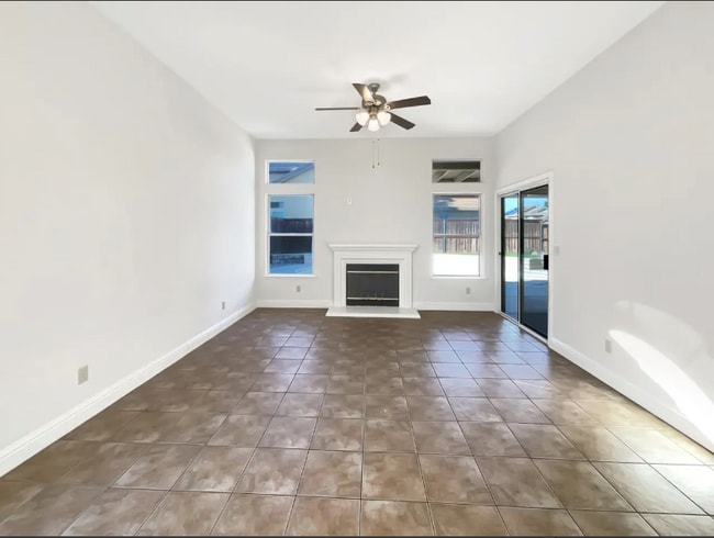 Foto del edificio - 8977 Carlisle Ave