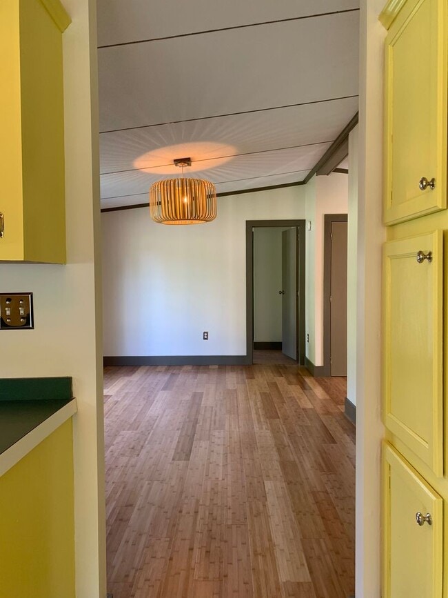 Building Photo - Beautiful Renovated House on Private Count...