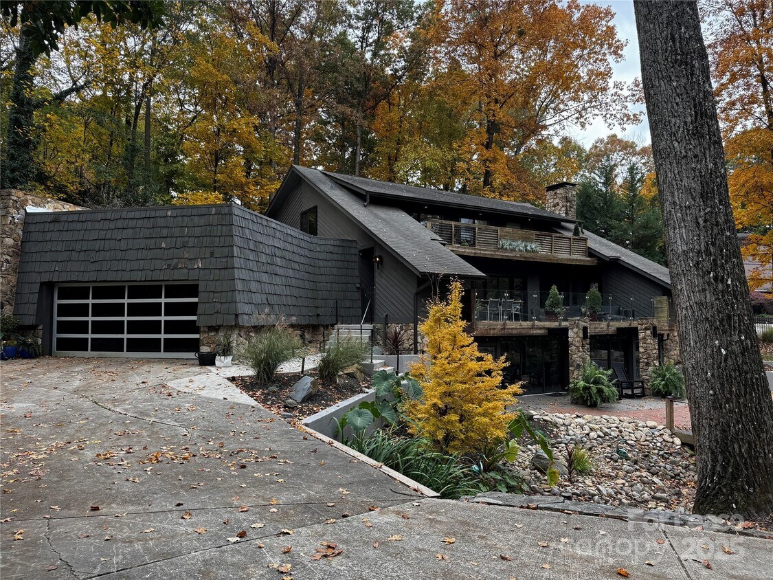 Primary Photo - 210 Hargett Ct