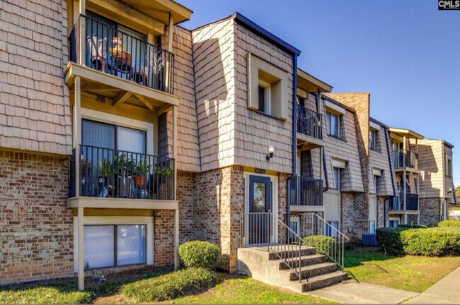 Building Photo - 1302 Old Manor Rd