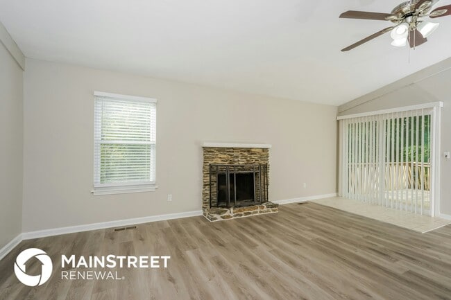 Building Photo - 5600 Windy Willow Dr