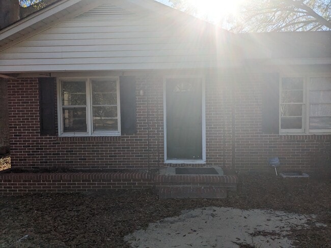 Building Photo - 111 Carroll Ave W