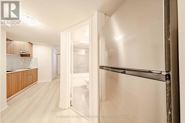 Photo du bâtiment - 2057 Horace Duncan Cres