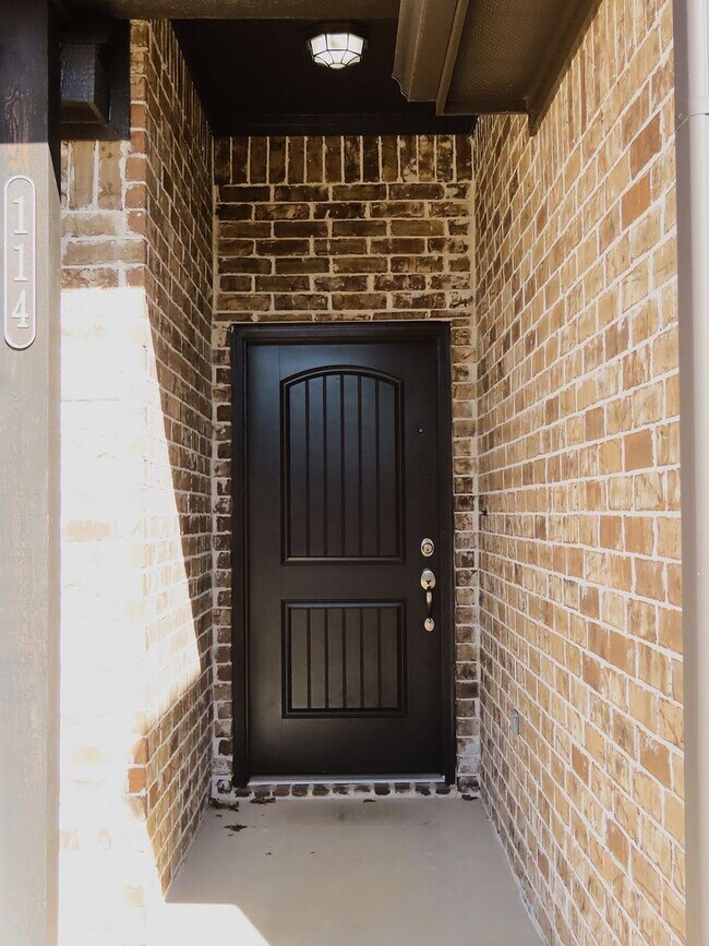 Building Photo - Modern 3-Bedroom 2 Bath Duplex in South Tyler