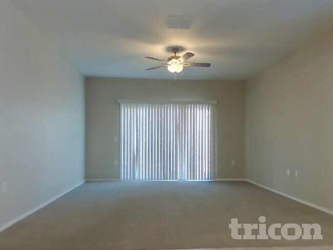 Foto del edificio - 31026 W Earll Dr