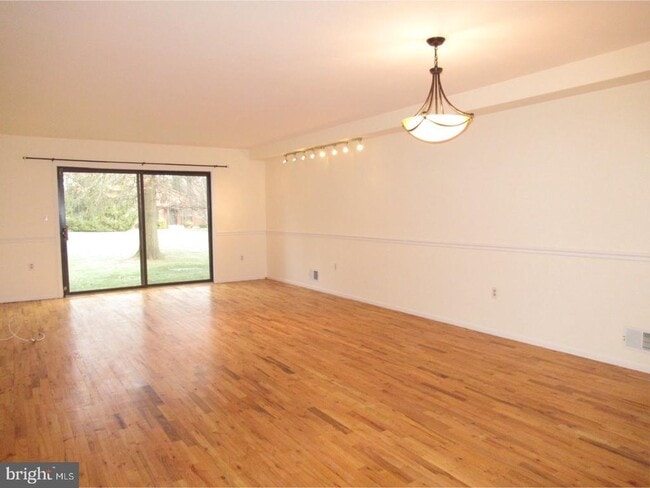 Building Photo - 30 Adele Ct