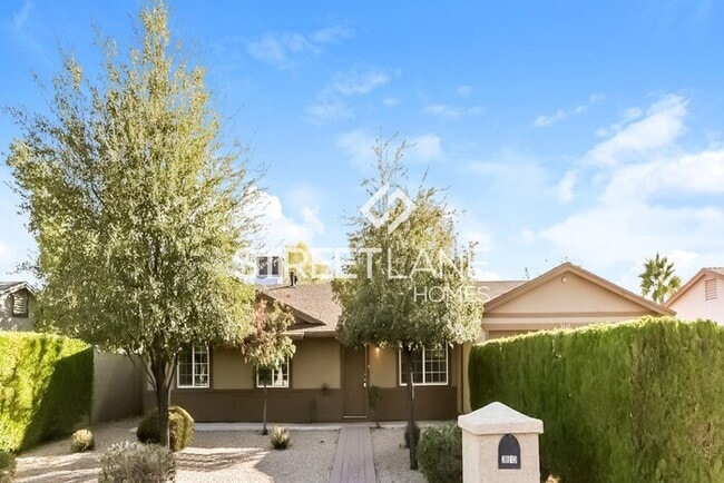 Building Photo - NOW OFFERING $2000 OFF FIRST FULL MONTH IF...