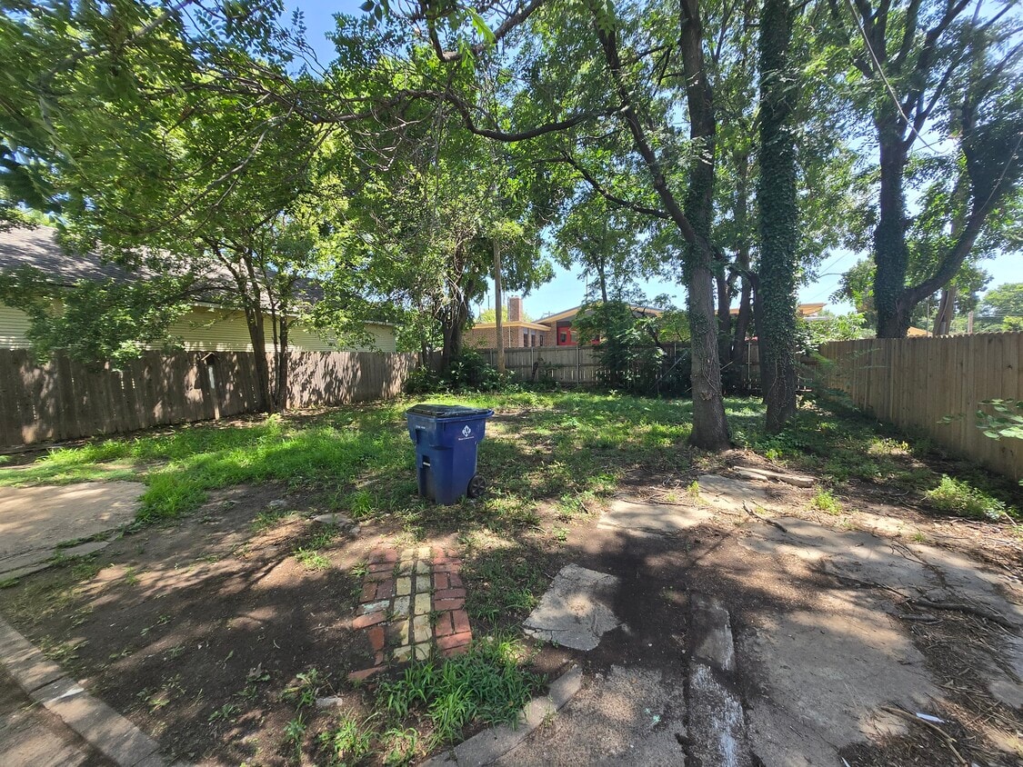 Primary Photo - 252 N Lorraine Ave