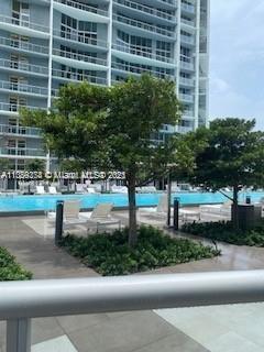 Building Photo - 495 Brickell Ave