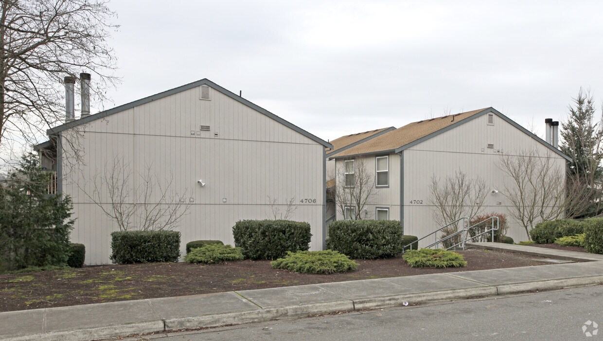 Foto principal - 4702-4706 S Warner St