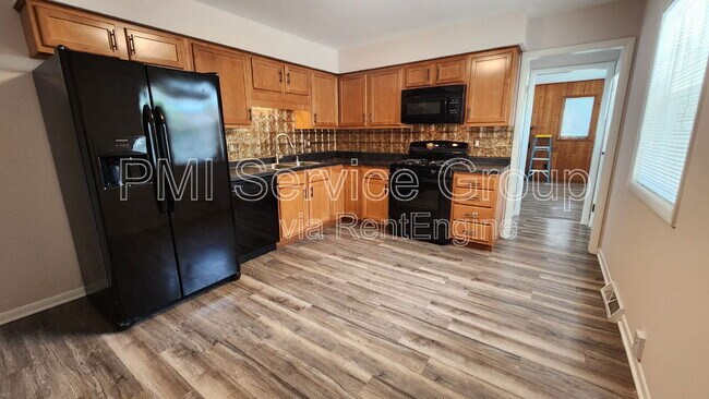 Foto del edificio - 229 Hickory St