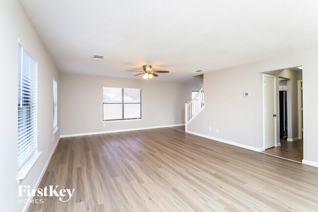 Foto del edificio - 9879 Highland Creek