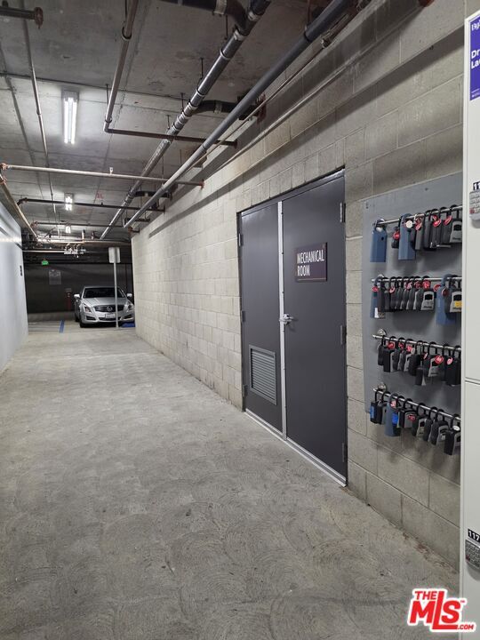 Foto del edificio - 629 Traction Ave