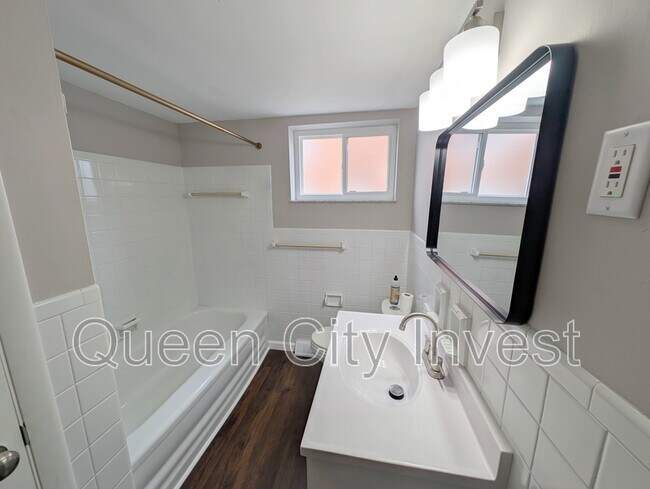 Foto del edificio - 110 Cromwell Pl