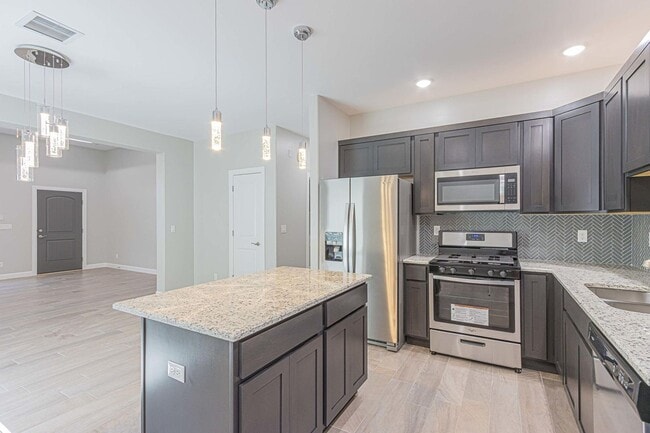 Building Photo - 15153 Method-