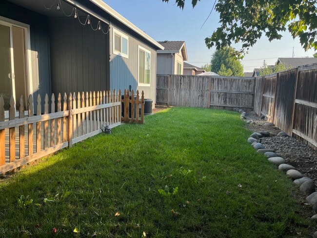 Building Photo - 7431 Stonefield Dr