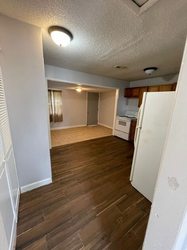 Foto del edificio - Spacious Rental Home in Derby School District