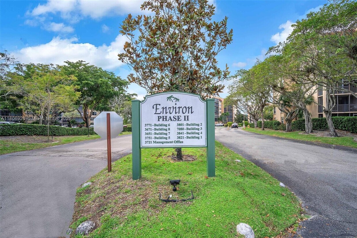 Foto principal - 3671 Environ Blvd