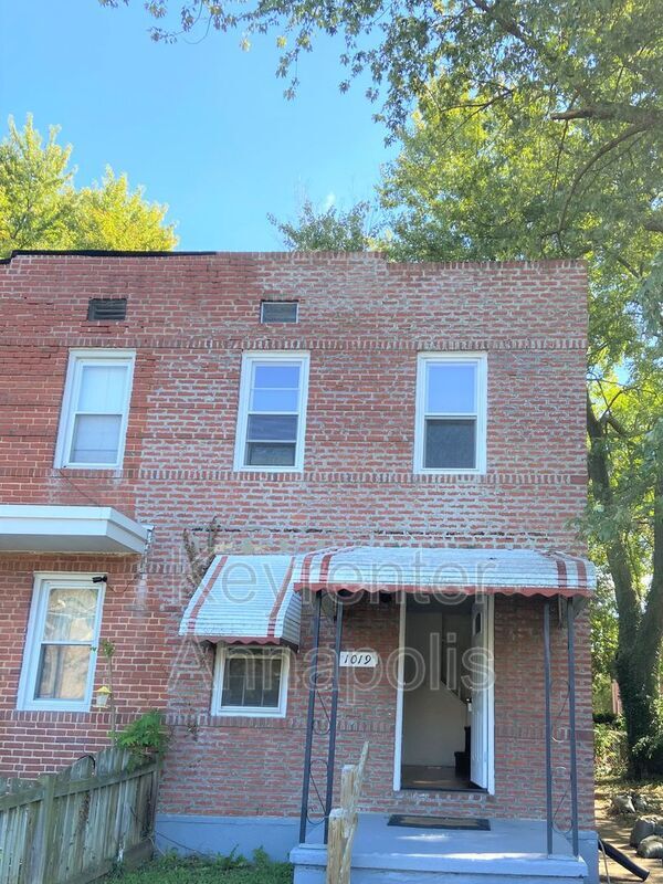 Primary Photo - 1019 President St