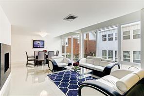 Foto del edificio - 2246 Quenby St