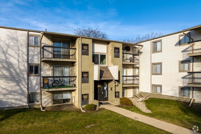 Building Photo - Sterling Lake - Sterling Heights, MI