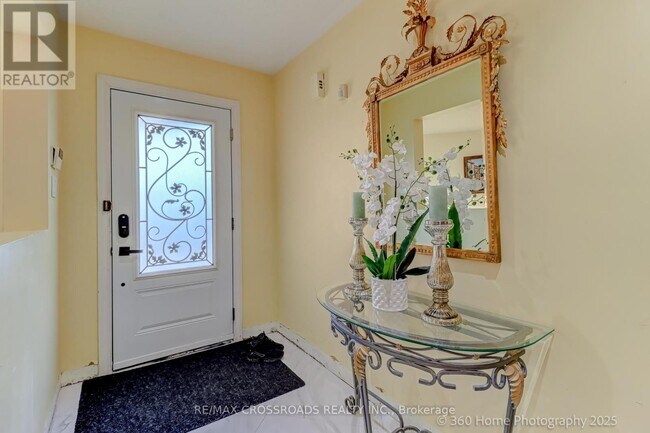 Photo du bâtiment - 305 Old Harwood Ave