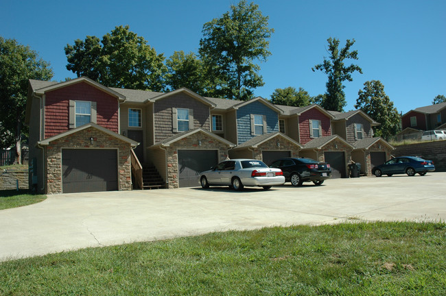 Building Photo - 1714 Thistlewood Dr