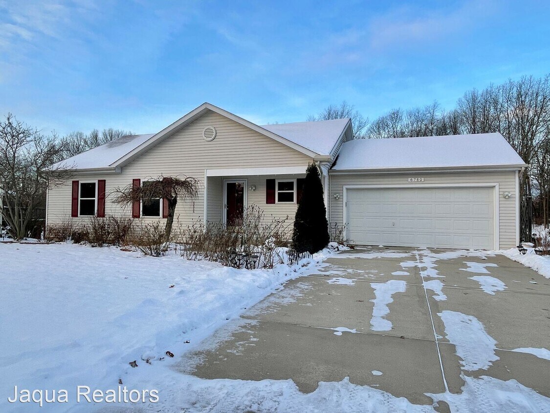 Foto principal - 4 br, 3 bath House - 6780 Edgefield St
