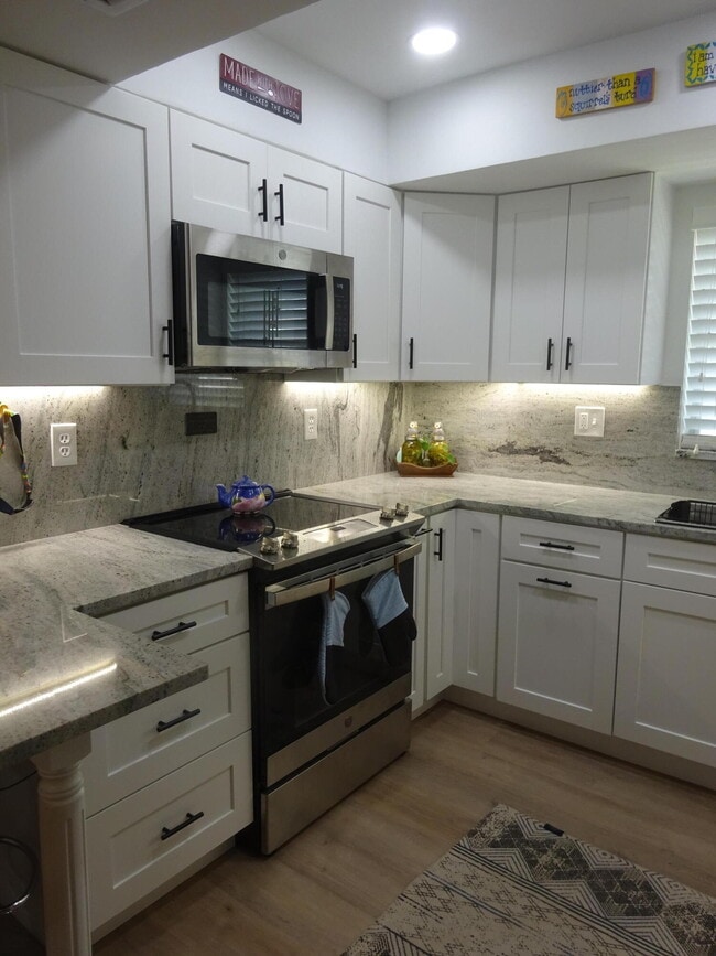 Building Photo - 2864 Crosley Dr E