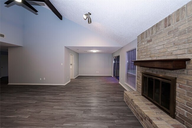 Foto del edificio - 2306 Wallingford Dr