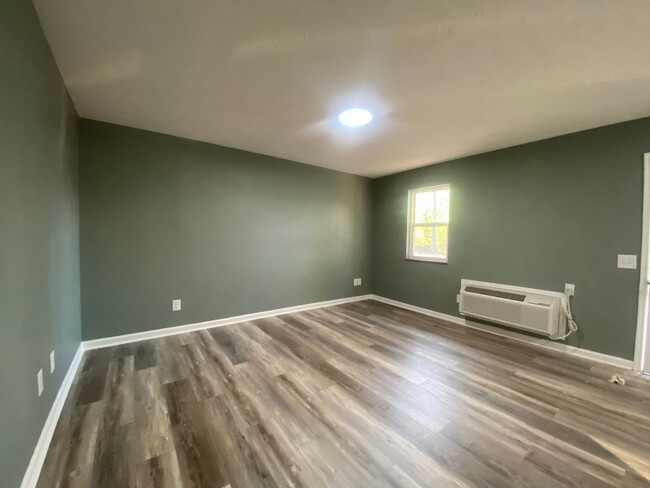 Foto del edificio - 2 Bedroom 1 Bath Apartment in Greeneville, TN