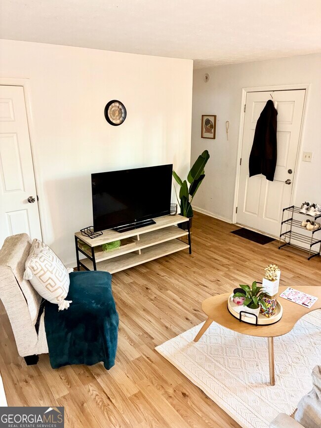 Foto del edificio - 1859 Williams Ave