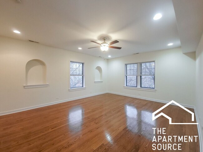 Foto del edificio - 1829 W Leland Ave