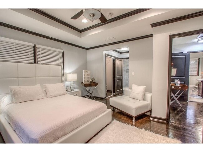 MASTER ROOM - 1594 Alder Ln SW