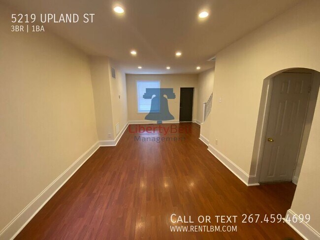 Foto del edificio - 5219 Upland St
