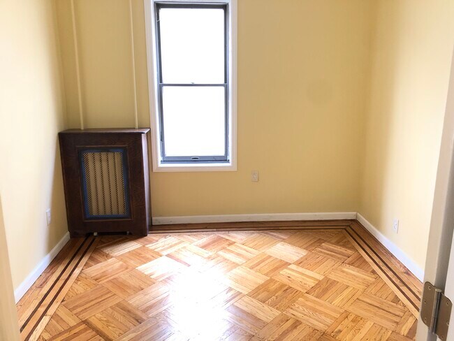 Building Photo - 243 95th St