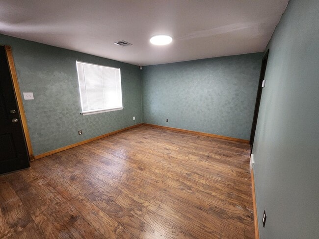 Foto del edificio - 2313 Trosper Pl