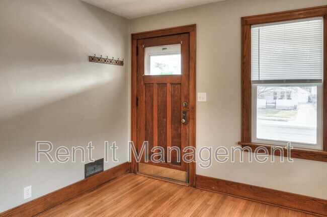Foto del edificio - 1220 S 55th St