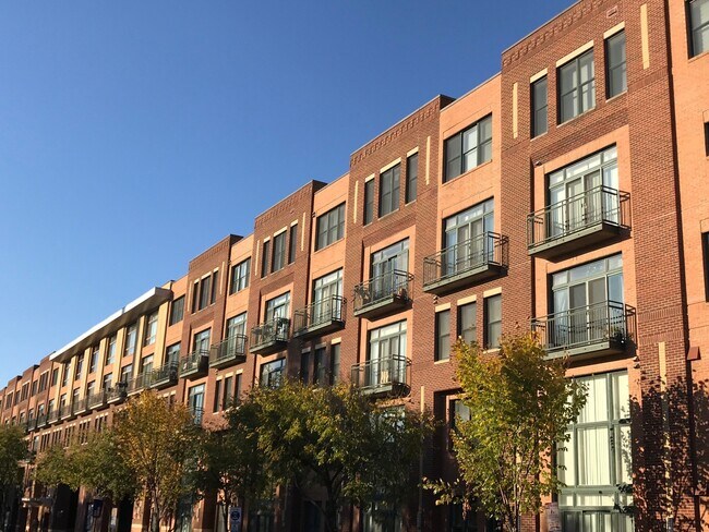 Foto del edificio - 444 S Blount St