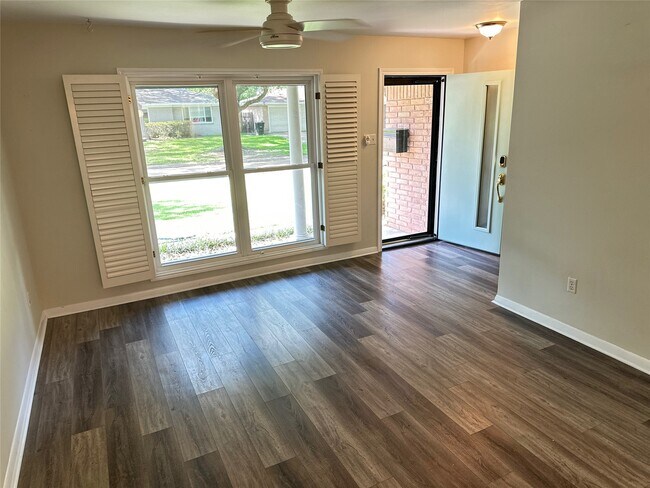 Foto del edificio - 5515 Darnell St