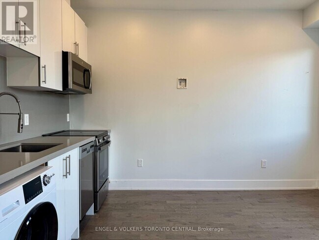 Photo du bâtiment - 1415-1415 Gerrard St E