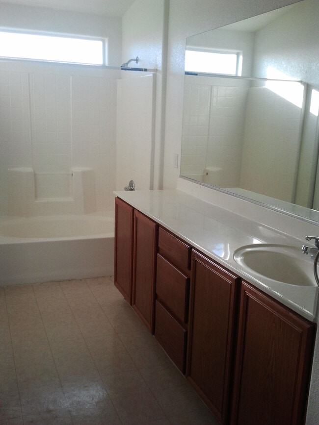 Building Photo - CONCORDIA AT DEER SPRINGS SUBDIVISION! 3 B...
